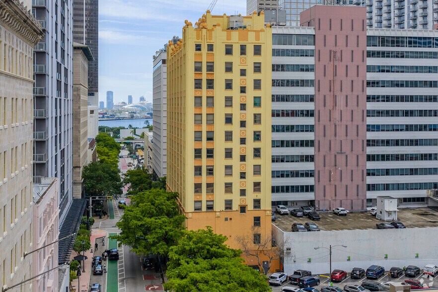 168 SE 1st St, Miami, FL à vendre - Photo principale – Image 1 sur 55