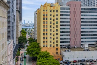 Plus de détails pour 168 SE 1st St, Miami, FL - Bureau à vendre