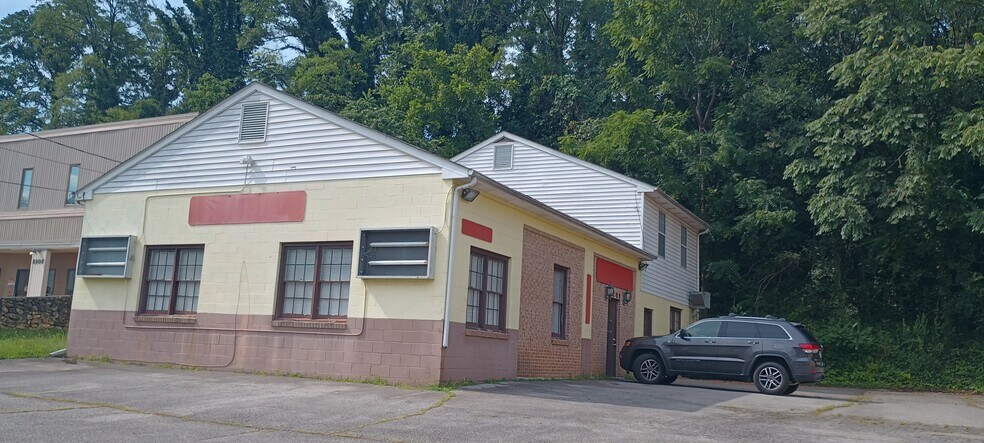 5105 Melrose Ave NW, Roanoke, VA à vendre - Photo de l’immeuble – Image 2 sur 9