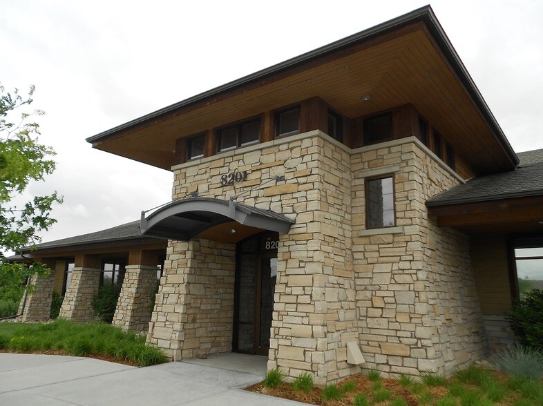 8201 Spinnaker Bay Dr, Windsor, CO à louer - Photo principale – Image 1 sur 7