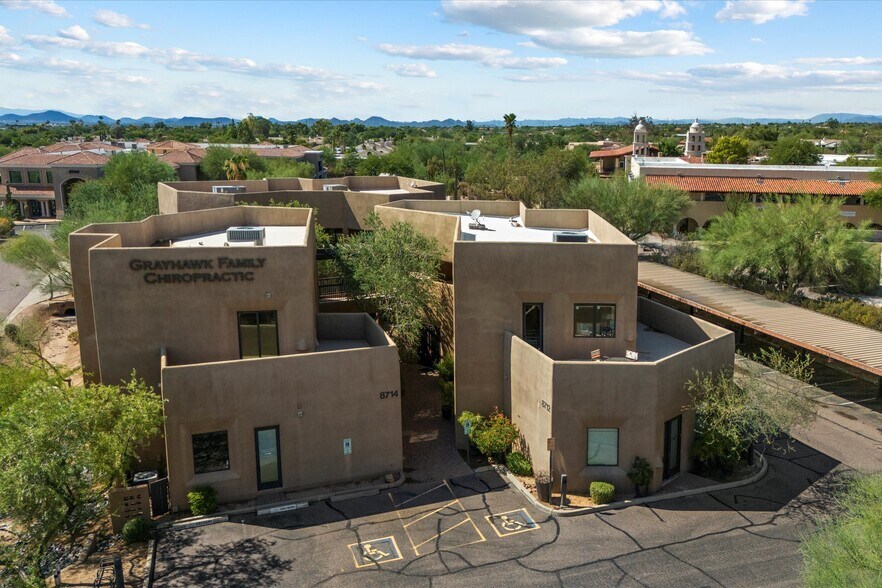 8712 E Vista Bonita Dr, Scottsdale, AZ à vendre - Photo de l’immeuble – Image 2 sur 32