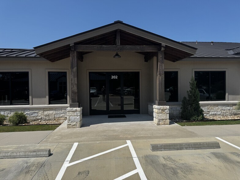 1625 Williams Dr, Georgetown, TX à louer - Photo de l’immeuble – Image 2 sur 18