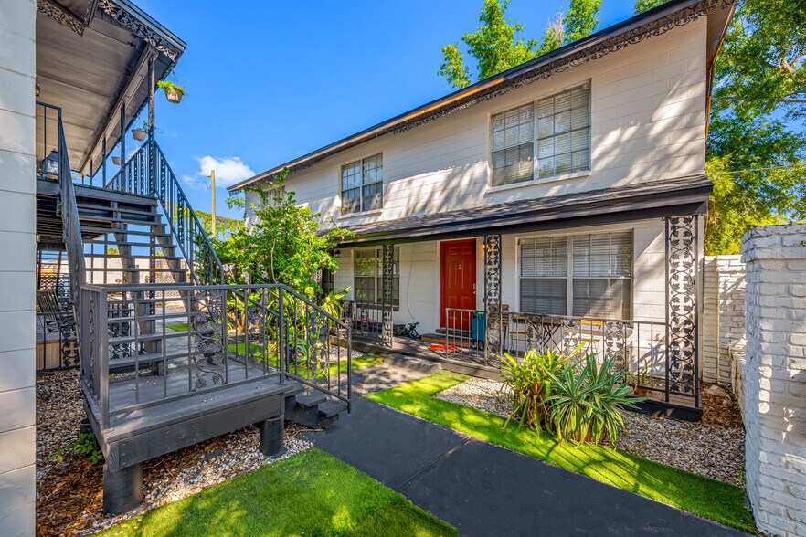 4002-4004 N Branch Ave, Tampa, FL à vendre - Photo de l’immeuble – Image 1 sur 19