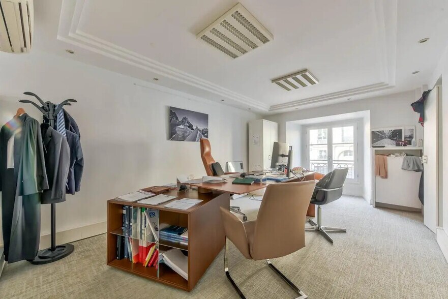 Bureau dans Paris à louer - Photo de l’immeuble – Image 2 sur 9