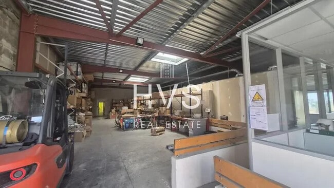 Plus de détails pour Local d’activités à vendre