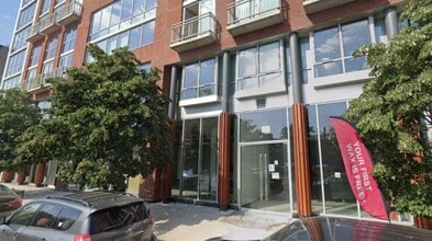 211 McGuinness Blvd, Brooklyn, NY à louer Photo de l’immeuble– Image 2 sur 5