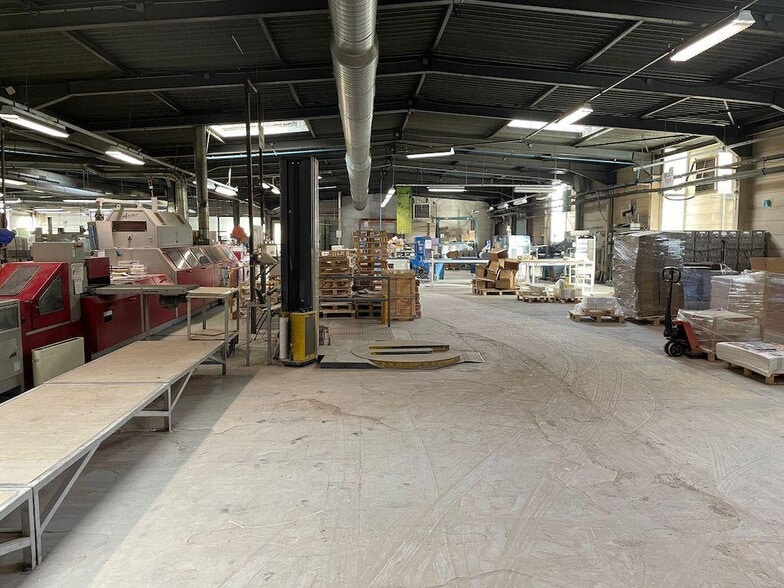 Bureau dans Le Muy à louer - Photo intérieure – Image 1 sur 7