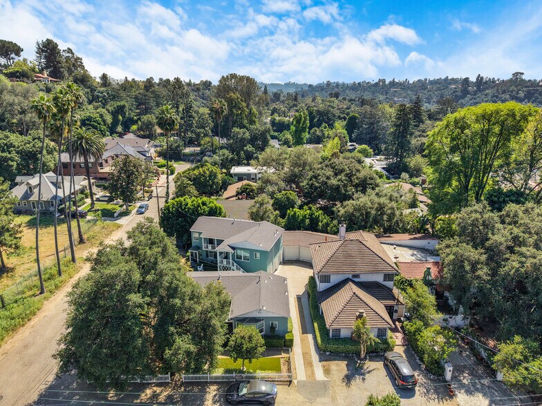 646 Westminster Dr, Pasadena, CA à vendre - Photo principale – Image 1 sur 33