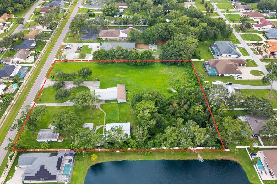 15402 Casey Rd, Tampa, FL à vendre - Photo de l’immeuble – Image 2 sur 9