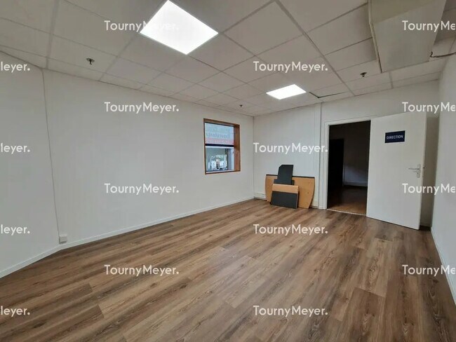 Plus de détails pour Bureau à louer