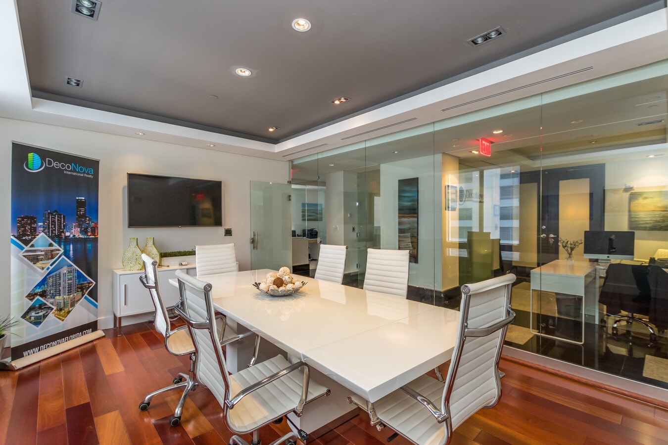 1000 Brickell Ave, Miami, FL 33131 - Lot 925 - - Photo intérieure - Image 1 of 24