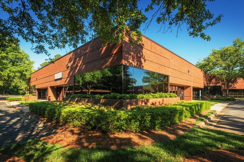 9401 Southern Pine Blvd, Charlotte, NC à louer - Photo principale – Image 1 sur 8