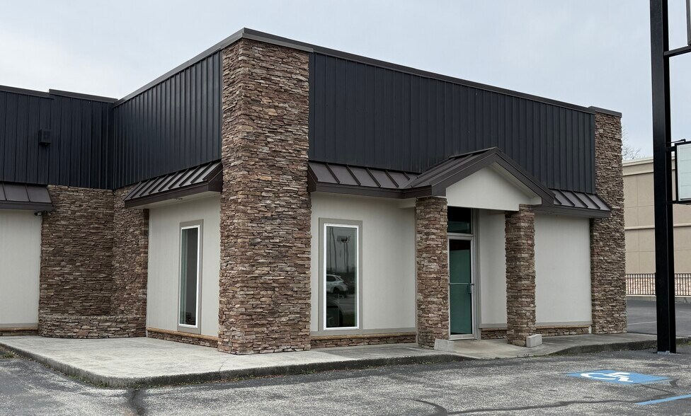 5301 TN-153, Hixson, TN à louer - Photo principale – Image 1 sur 11