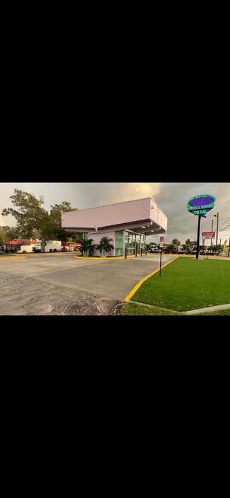 Plus de détails pour 4595 49th St, Saint Petersburg, FL - Local commercial à vendre