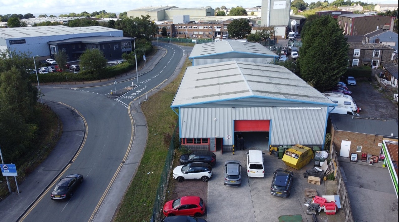 2 Cross Ln, Bradford à louer Photo de l’immeuble– Image 1 sur 6