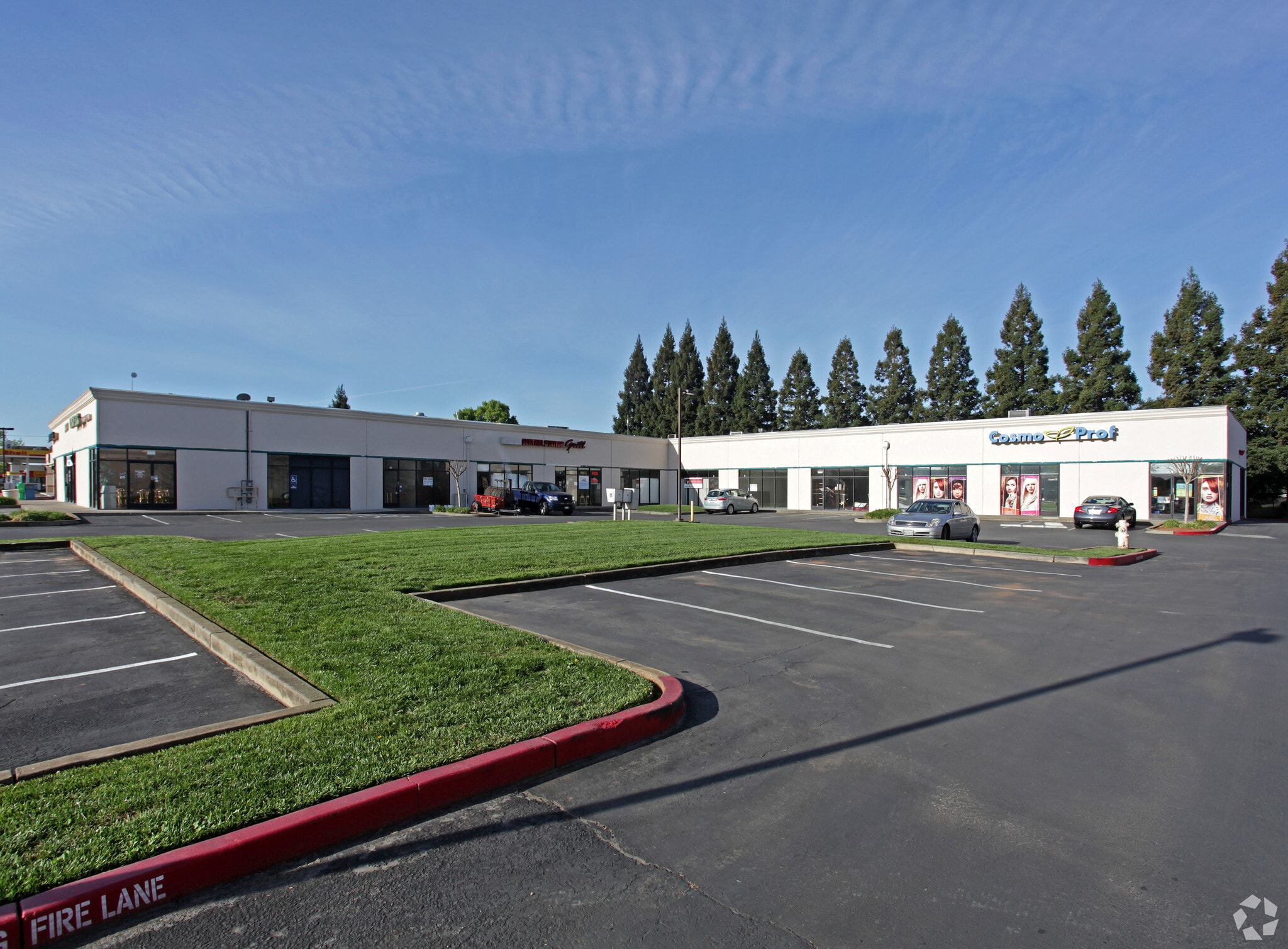 3084 Sunrise Blvd, Rancho Cordova, CA à louer Photo principale– Image 1 sur 2
