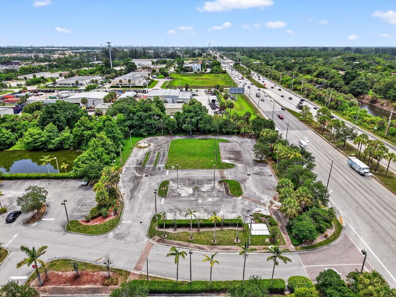 8555 Southern Blvd, West Palm Beach, FL à vendre - Photo de l’immeuble – Image 2 sur 15