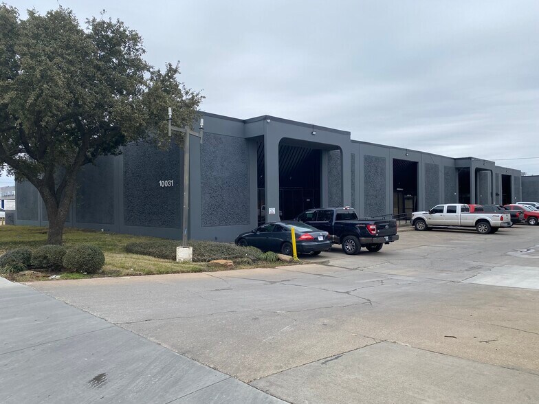 10031 Monroe Dr, Dallas, TX à louer - Photo de l’immeuble – Image 1 sur 7