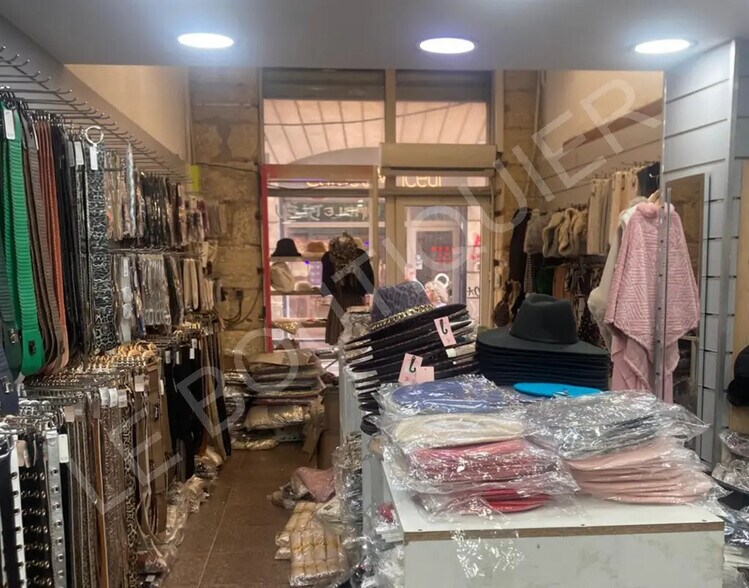 Local commercial dans Marseille à vendre - Photo de l’immeuble – Image 2 sur 2