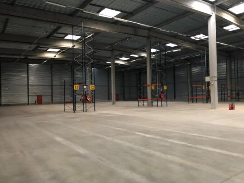 Industriel/Logistique dans Mer à vendre - Photo de l’immeuble – Image 3 sur 10