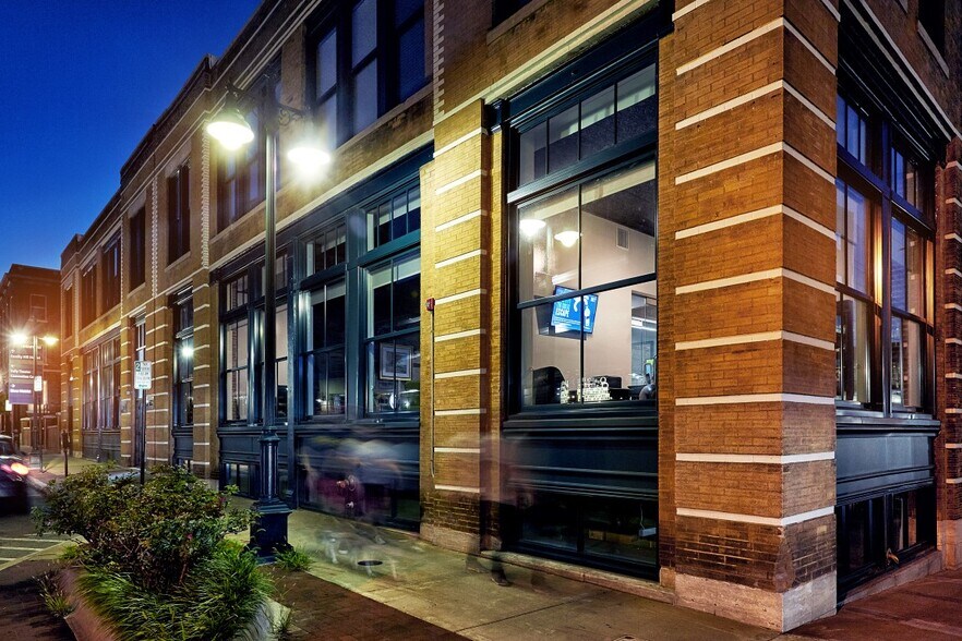 304 W 10th St, Kansas City, MO à vendre - Photo de l’immeuble – Image 2 sur 7