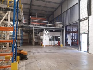 Plus de détails pour Local d'activités à louer