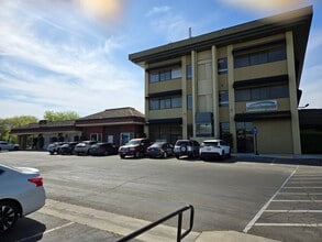 770-790 W Shaw Ave, Fresno, CA à louer Photo de l’immeuble– Image 1 sur 4