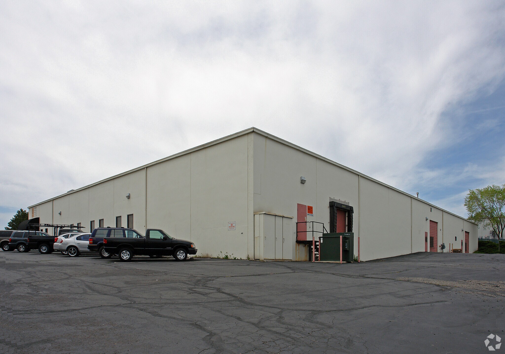105 E Parr Blvd, Reno, NV à louer Photo principale– Image 1 sur 9