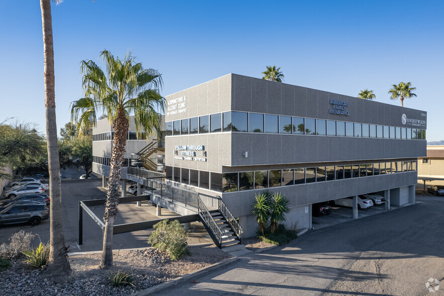 5501 N Swan Rd, Tucson, AZ à louer - Photo de l’immeuble – Image 2 sur 6