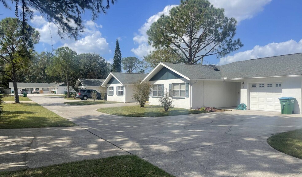 2779 - 2780 Cypress Dr, Clearwater, FL à vendre - Photo principale – Image 2 sur 6