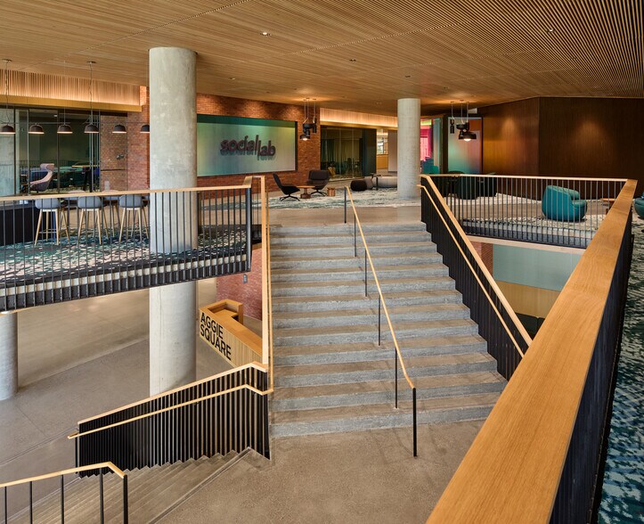 300 Aggie Sq, Sacramento, CA à louer - Hall d’entrée – Image 2 sur 9