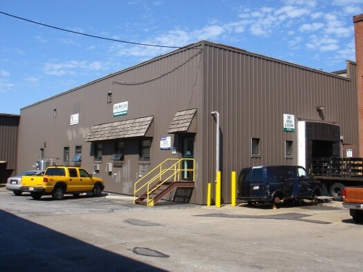 29315 Clayton Ave, Wickliffe, OH à louer - Photo principale – Image 2 sur 8