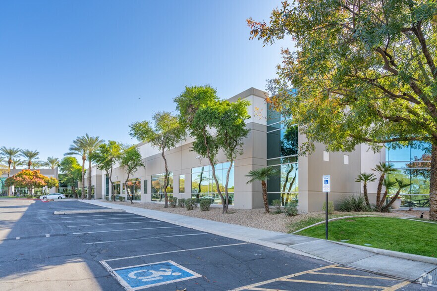 20401 N 29th Ave, Phoenix, AZ à louer - Photo de l’immeuble – Image 1 sur 20