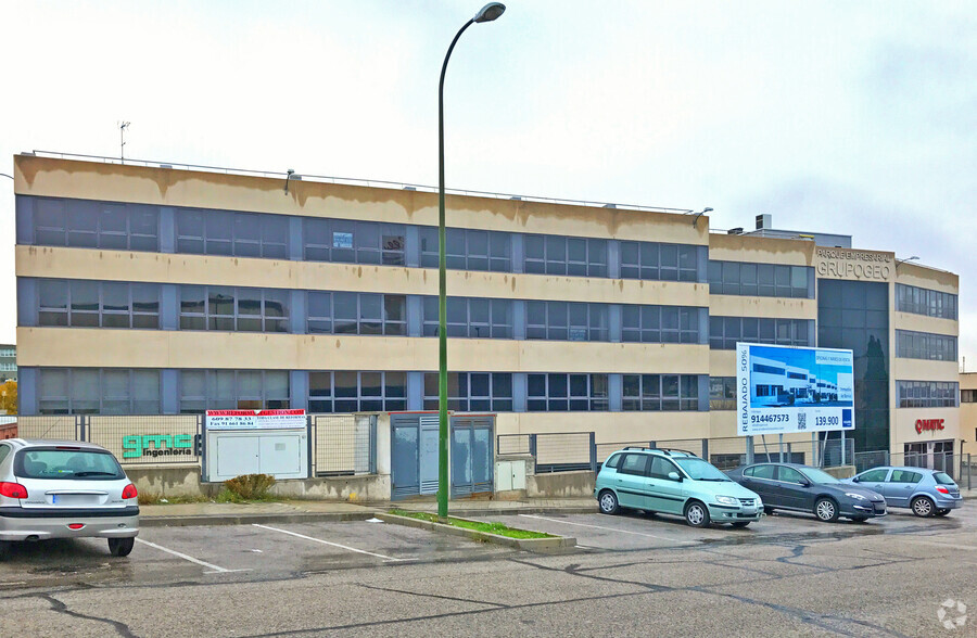Calle Reyes Católicos, 6, Alcobendas, Madrid à louer - Photo de l’immeuble – Image 2 sur 2