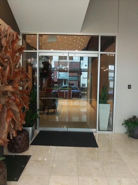 917 Main St, Houston, TX à vendre - Photo de l’immeuble – Image 3 sur 15