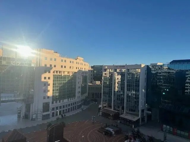 Plus de détails pour Bureau à vendre