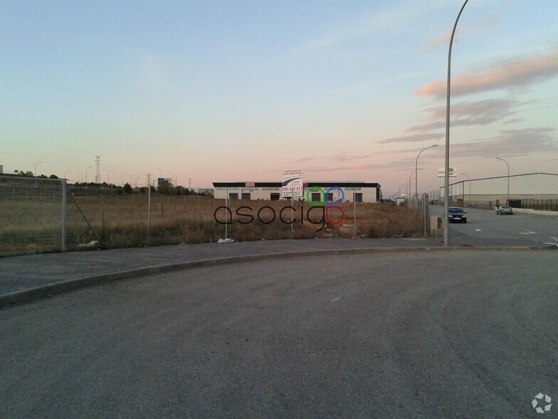 Avenida Ballestera, s/n, Alovera, Guadalajara à vendre - Photo de l’immeuble – Image 2 sur 4