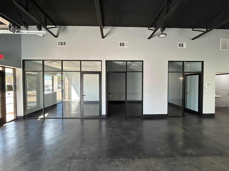 1345 Conant St, Dallas, TX à louer - Photo de l’immeuble – Image 2 sur 6