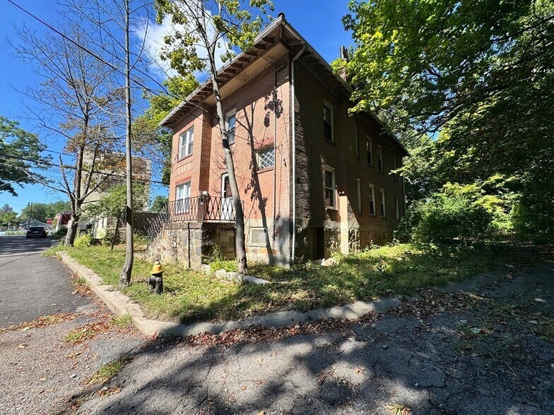 179 Hebron St, Mattapan, MA à vendre - Photo de l’immeuble – Image 3 sur 16