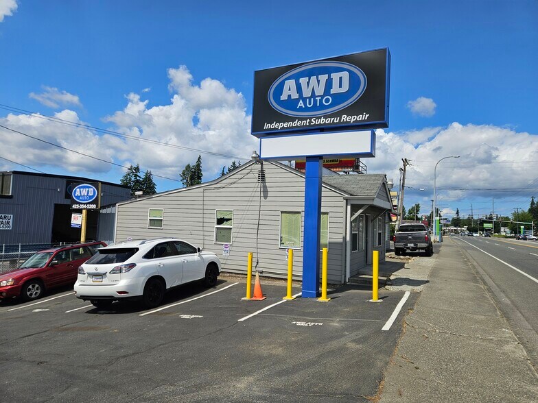 18012 Bothell Everett Hwy, Bothell, WA à louer - Photo de l’immeuble – Image 1 sur 1
