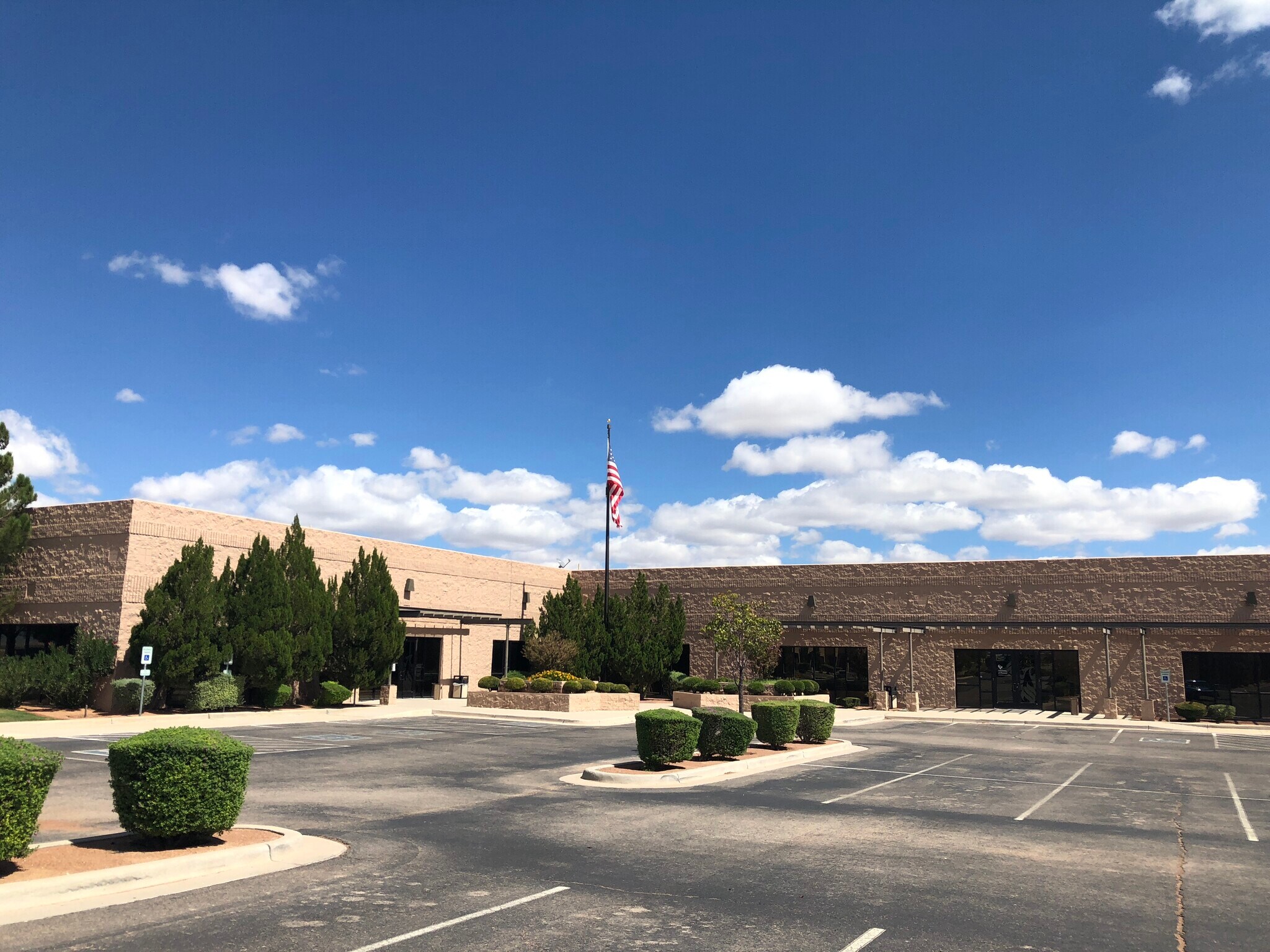 5340 Mcnutt Rd, Santa Teresa, NM à louer Photo de l’immeuble– Image 1 sur 8