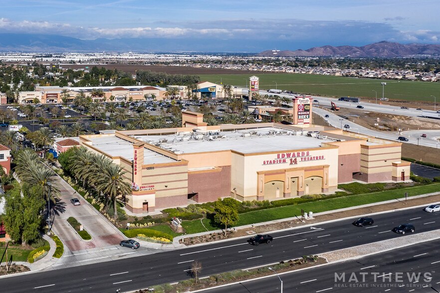12269 Limonite Ave, Eastvale, CA à louer - Photo de l’immeuble – Image 2 sur 3