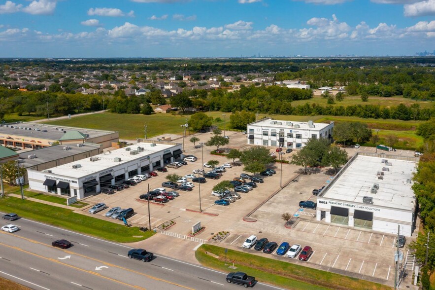 8619 Broadway St, Pearland, TX à louer - Photo de l’immeuble – Image 3 sur 29