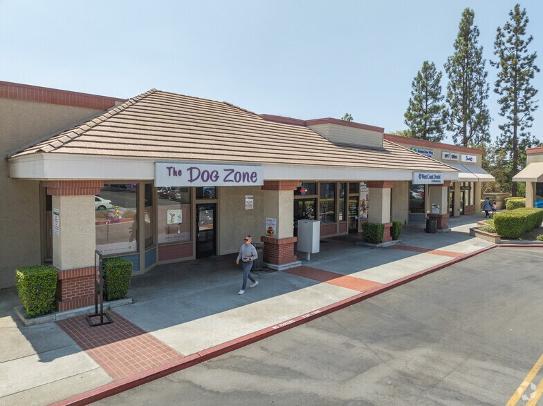 102-190 W Foothill Blvd, Monrovia, CA à louer - Photo de l’immeuble – Image 3 sur 12