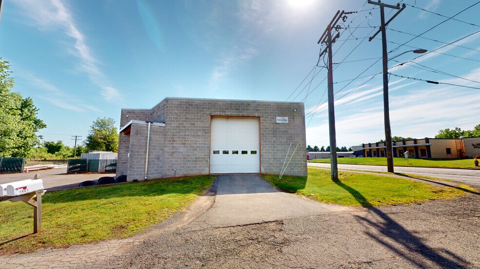 1401 Tolland Tpke, Manchester, CT à louer - Photo de l’immeuble – Image 3 sur 8