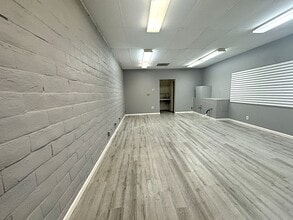 7400 El Cajon Blvd, La Mesa, CA à louer Photo intérieure– Image 2 sur 6