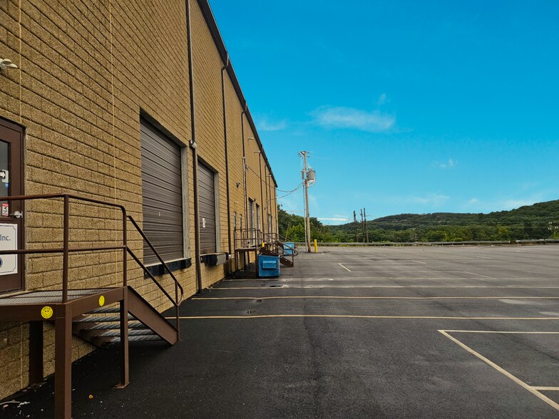 105 W Dewey Ave, Wharton, NJ à louer - Photo de l’immeuble – Image 3 sur 21