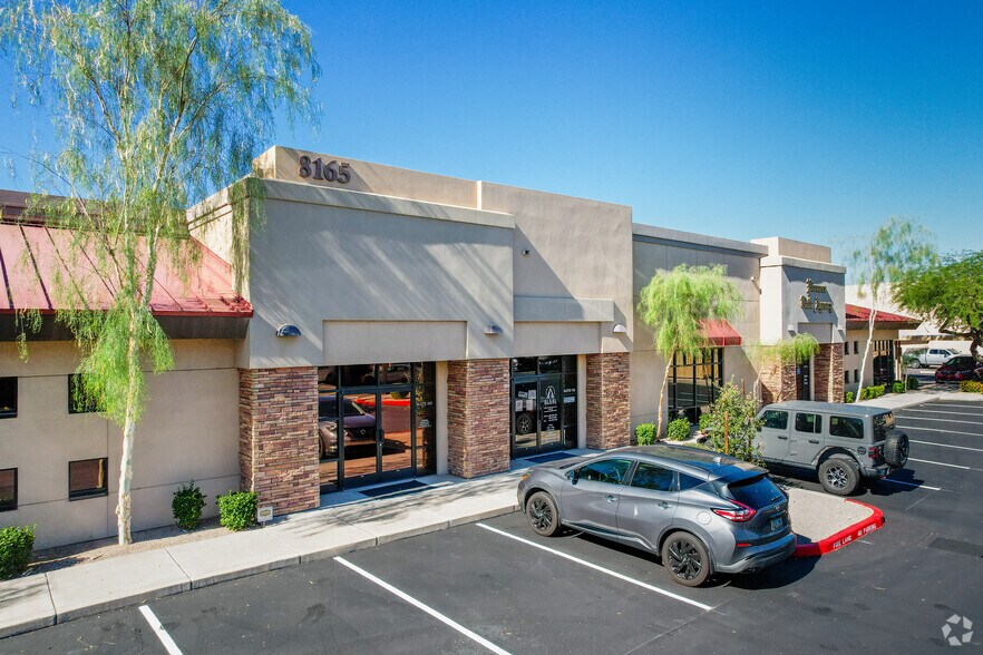 8165 E Indian Bend Rd, Scottsdale, AZ à louer - Photo principale – Image 1 sur 91