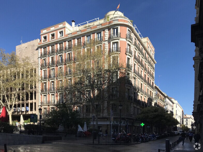 Local commercial dans Madrid, Madrid à louer - Photo principale – Image 1 sur 1
