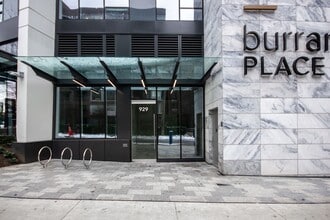 1281 Hornby St, Vancouver, BC à louer Photo de l’immeuble– Image 2 sur 4